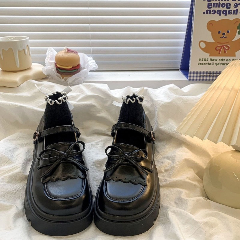 Scarpe in pelle verniciata da  - Luxury Lifestyle recensione e prezzo